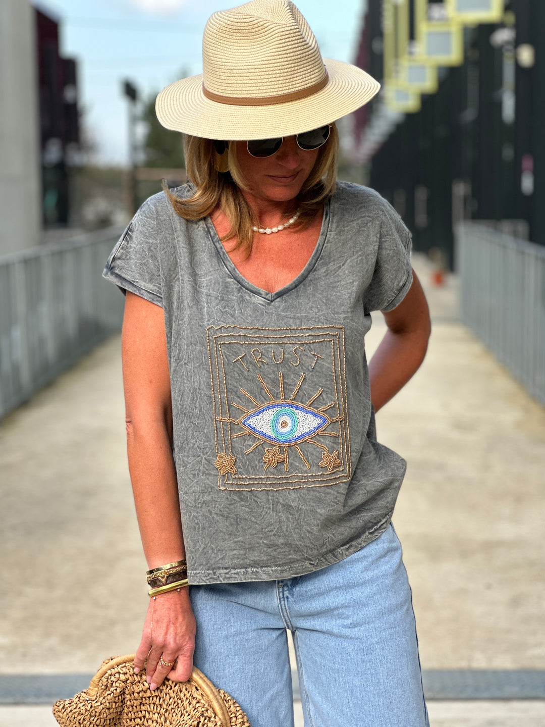 t-shirt oeil gris