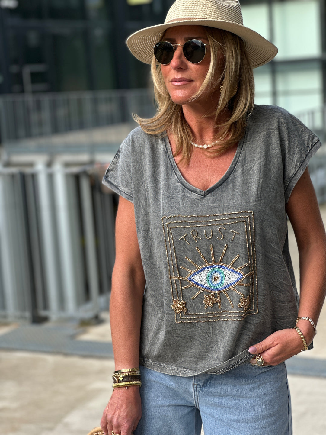 t-shirt oeil gris