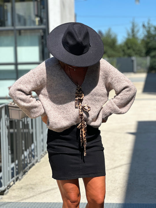 Pull taupe attaché léopard taupe