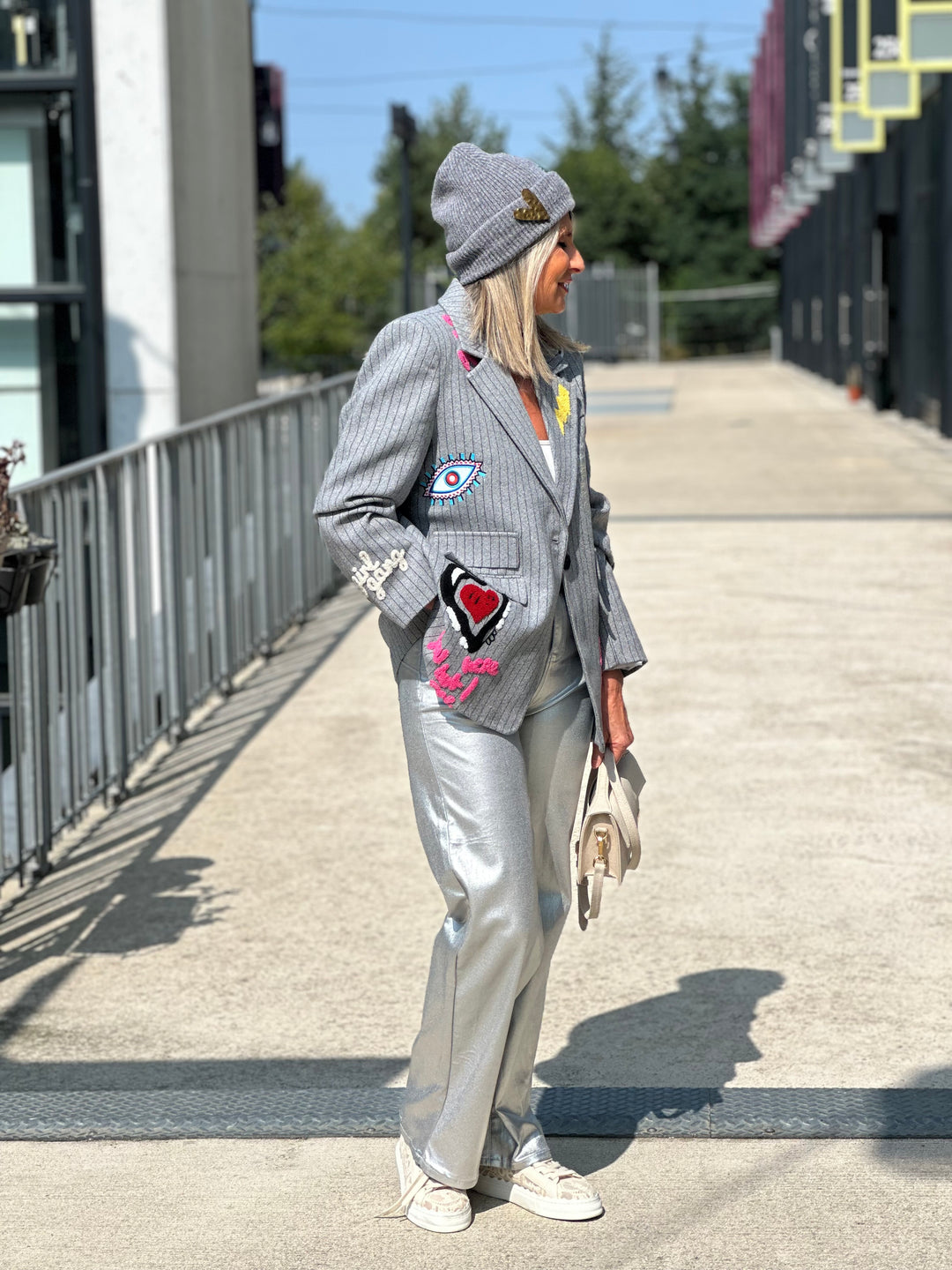 FUNKY Veste oversize brodé gris claire