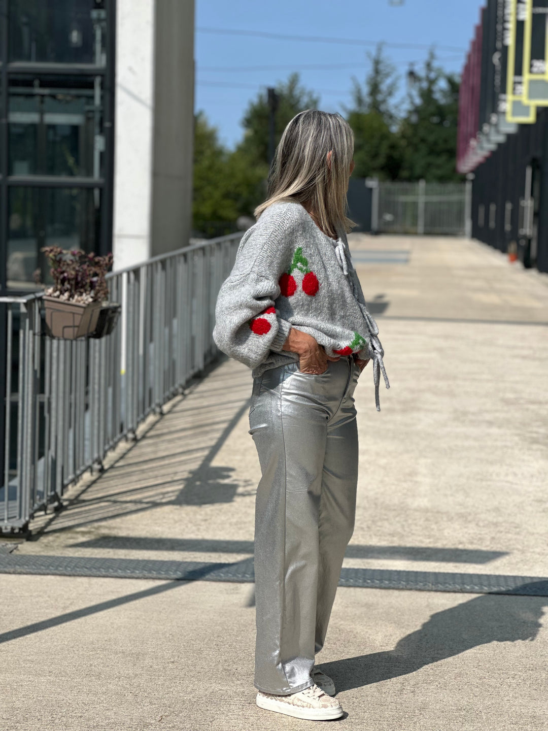 Pull/gilet cerise 🍒 gris