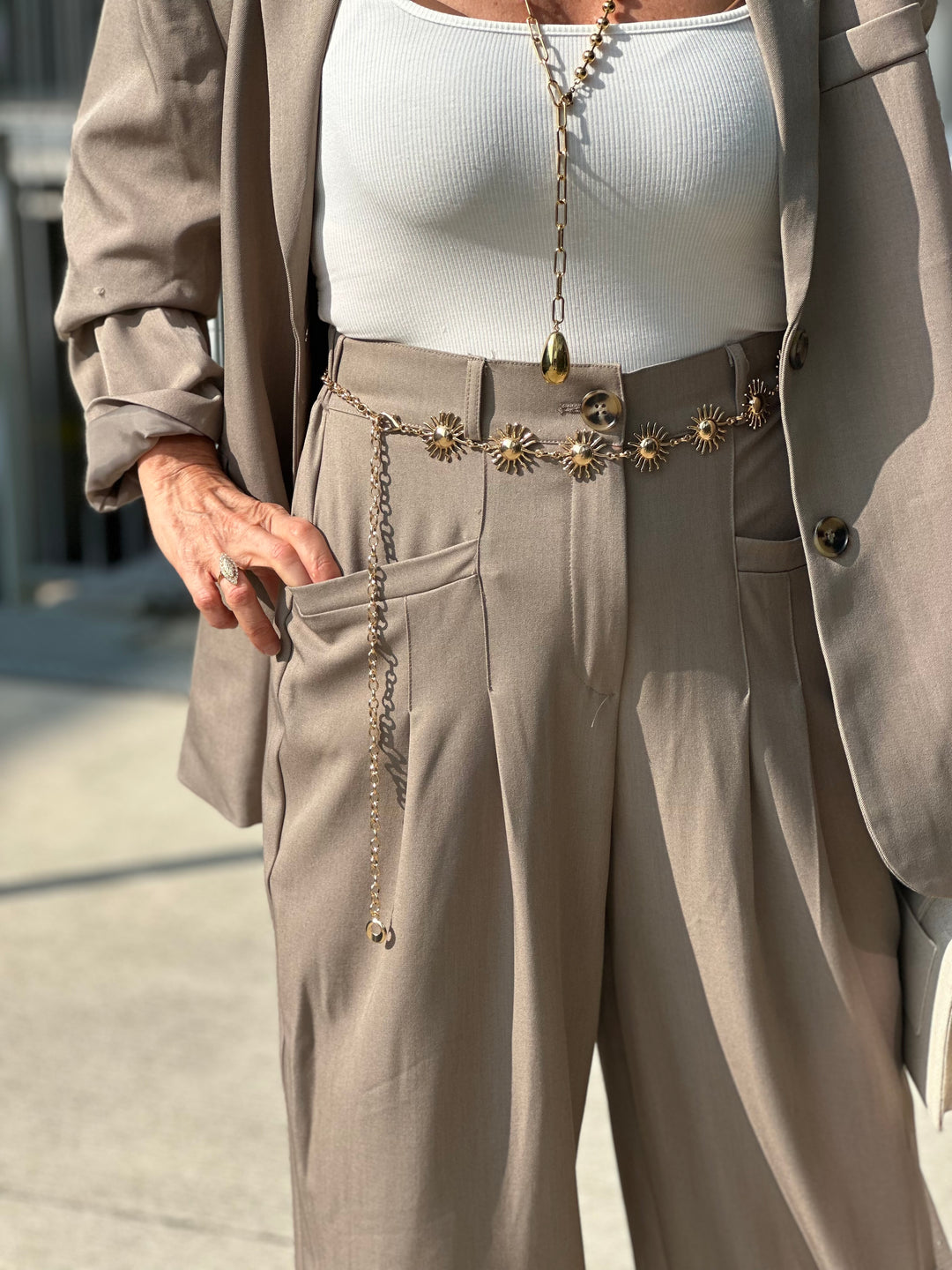 Pantalon loose pince en taupe Elodie