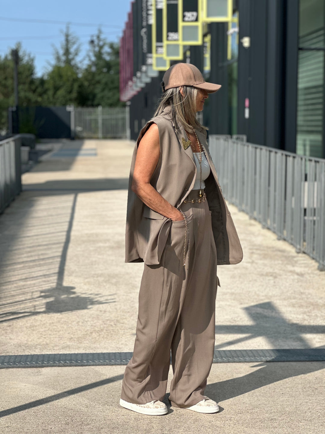 Blazer oversize sans manche taupe Elodie