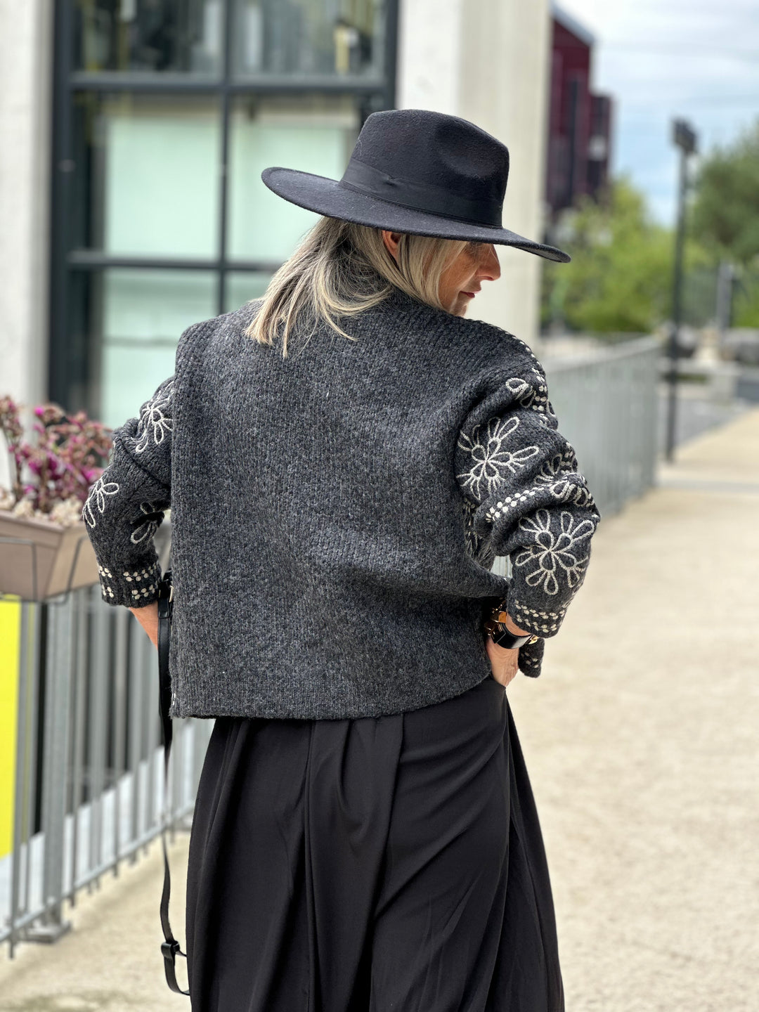 Veste/Gilet maille brodée gris