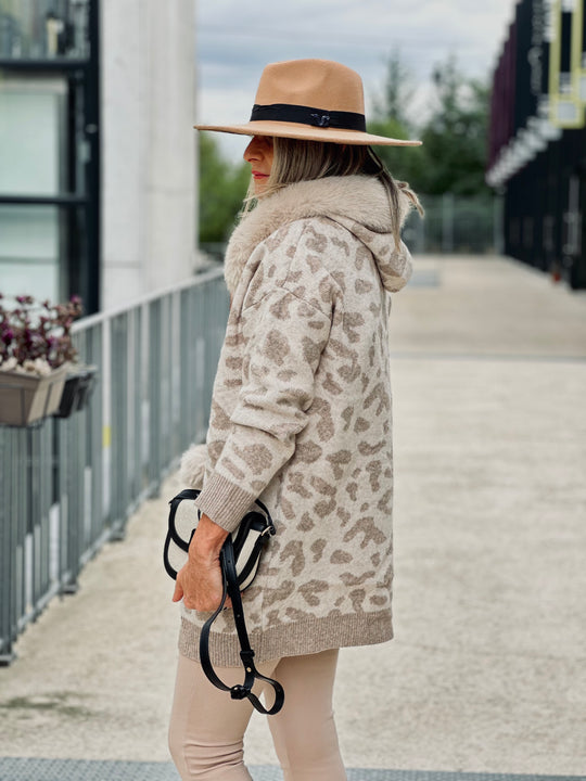 Gilet léopard capuche fourrure amovible en beige