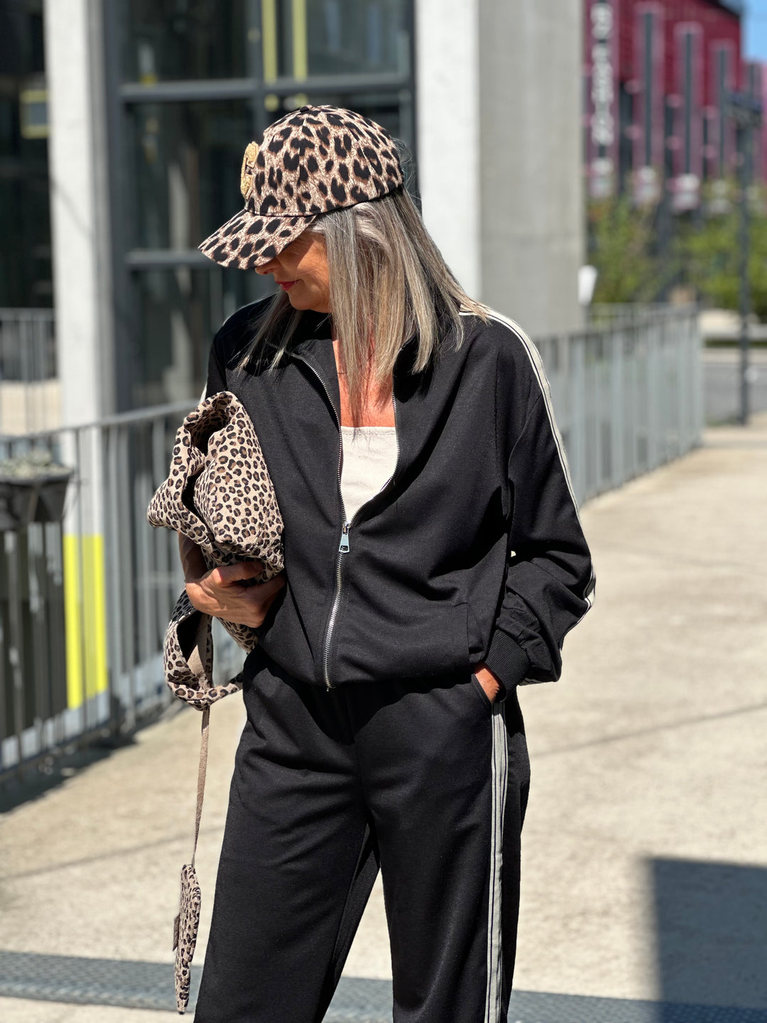 Ensemble jogging bandes Nathalie en Noir uni