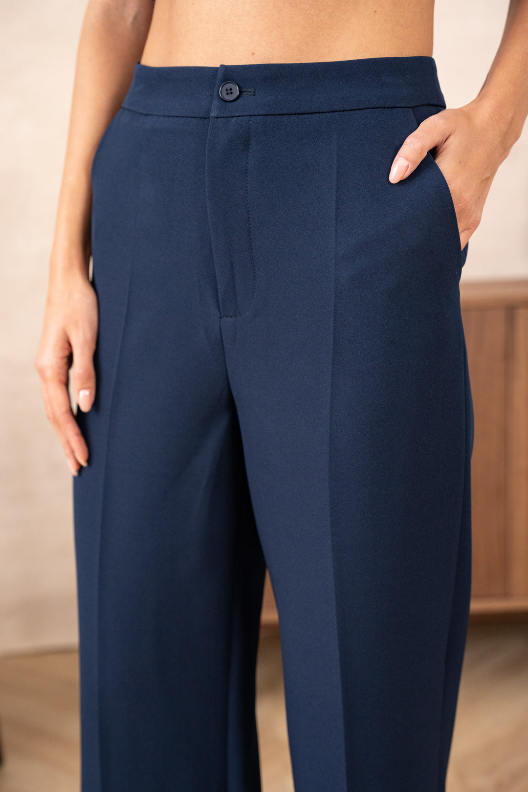 Pantalon cintré bleu marine  Karine