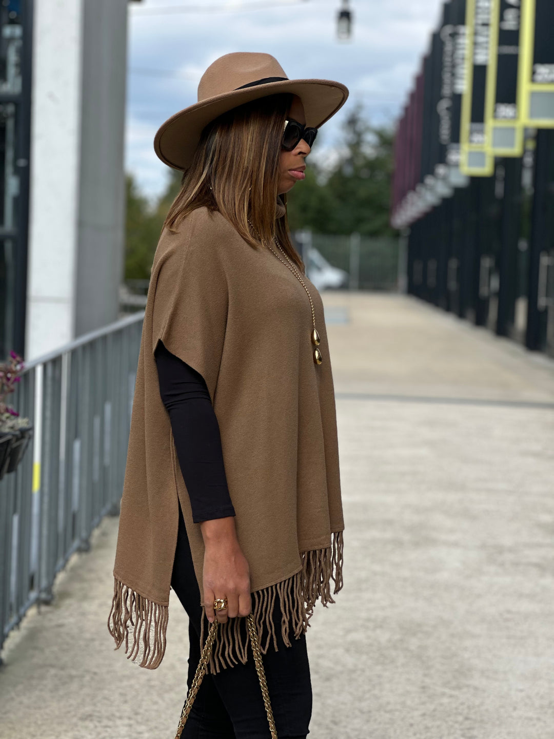 PULL CAPE FRANGE SOPHIE CAMEL