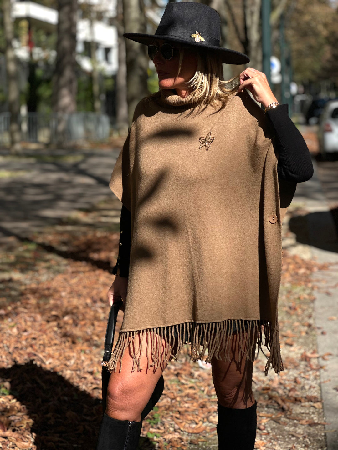 PULL CAPE FRANGE SOPHIE CAMEL