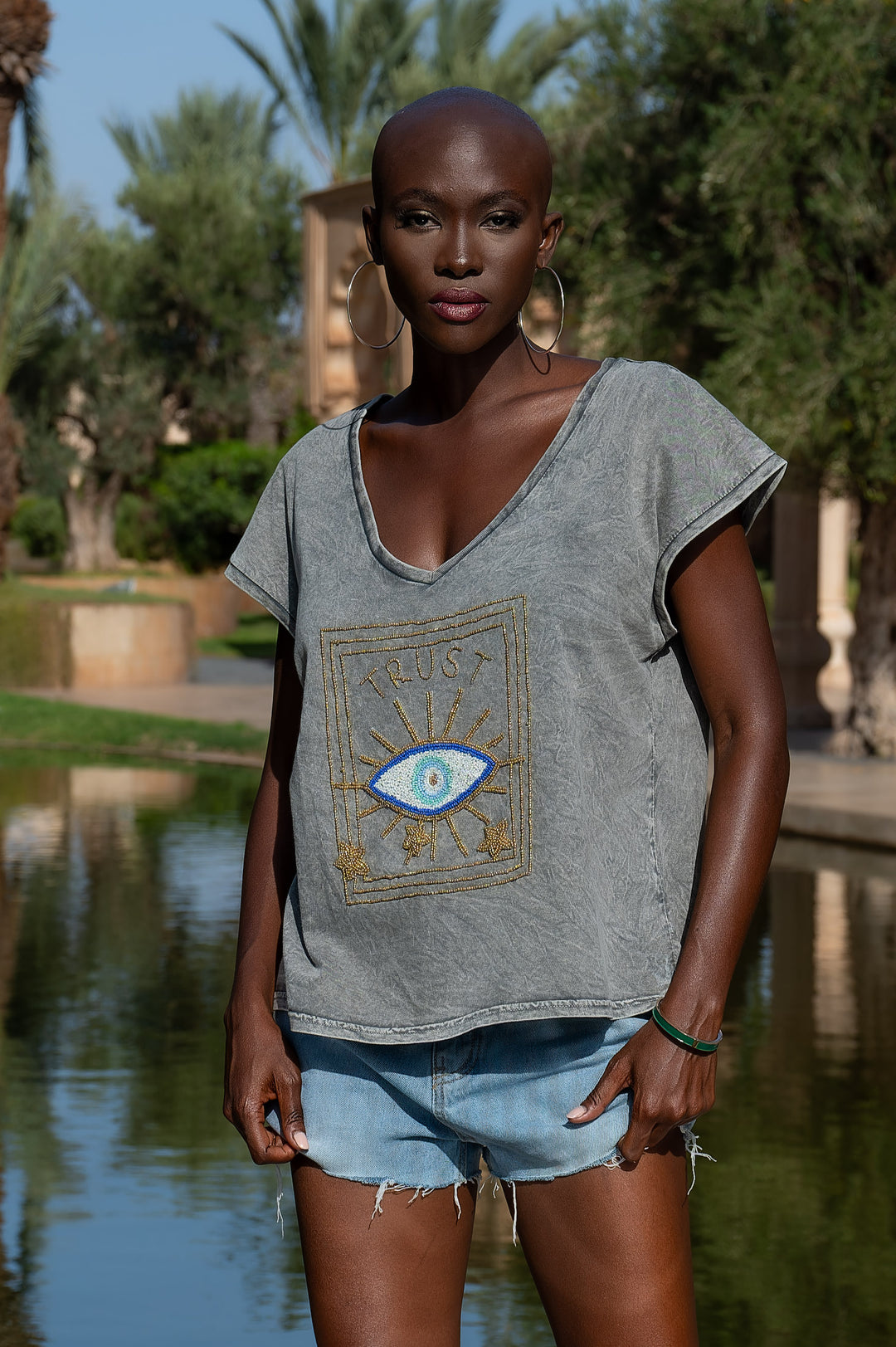 t-shirt oeil gris