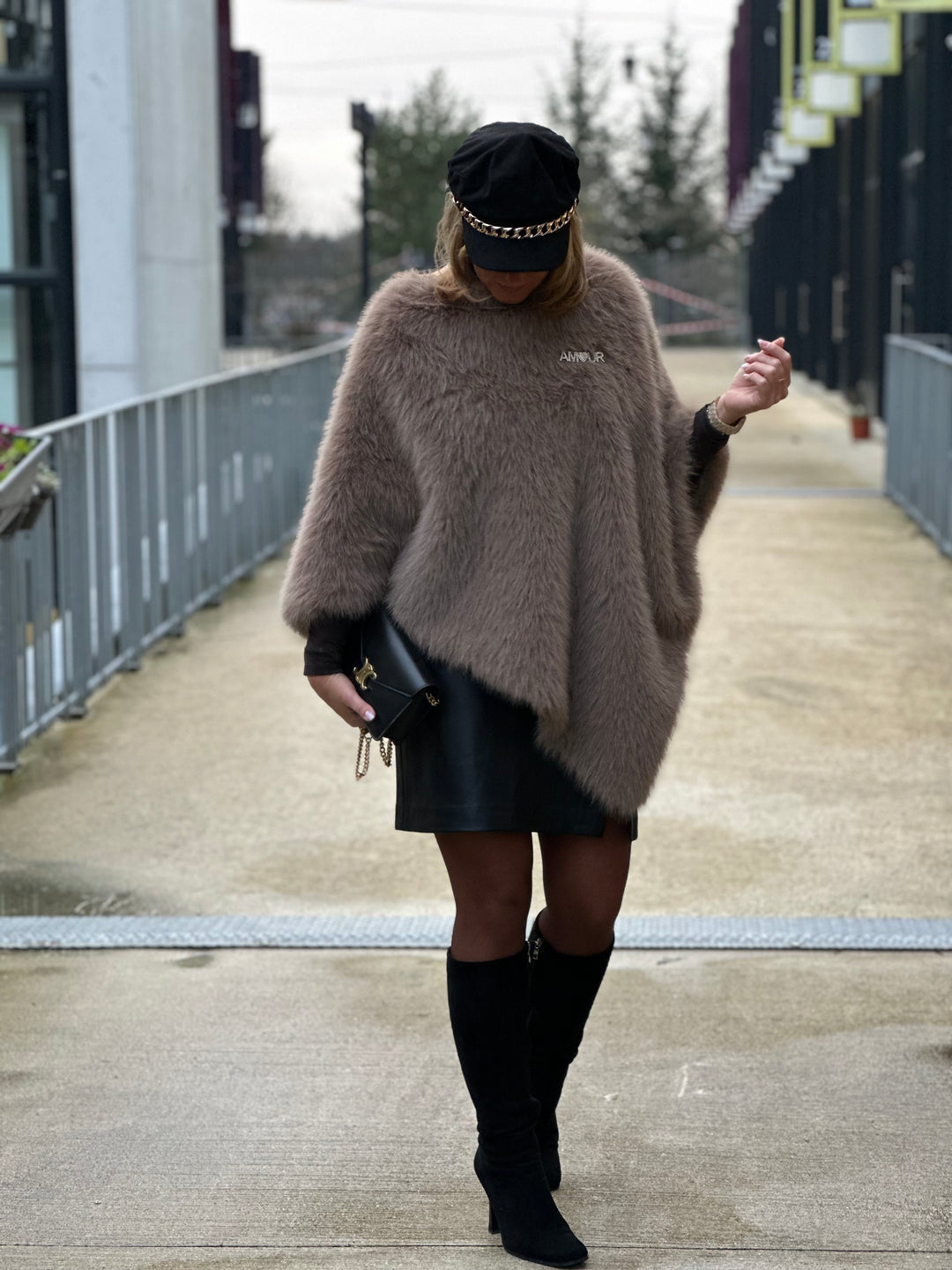 Poncho fourrure taupe